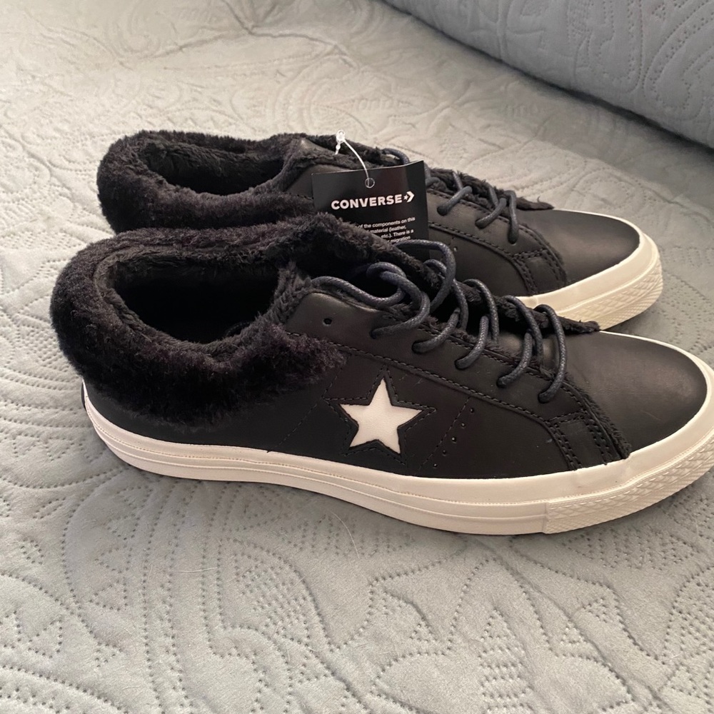Converse leather sneakers with fur NWT 8